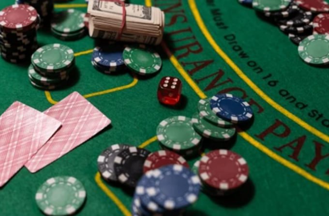 Meja Casino Hold'em live di baratatoto dengan dealer profesional dan kartu komunitas yang jelas